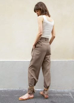 The Frankie Shop Bea Suit Pants - Latte CLOTHING