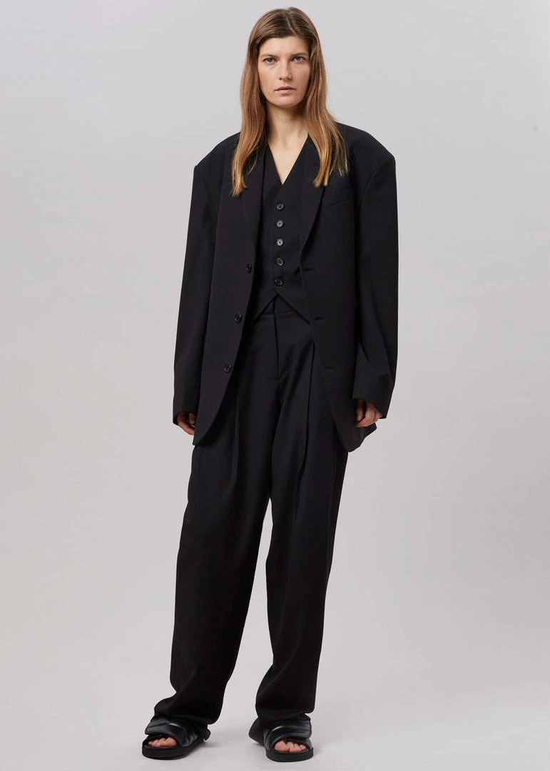 The Frankie Shop CLOTHING Gelso Waistcoat - Black 5 The Frankie Shop CLOTHING Gelso Waistcoat - Black