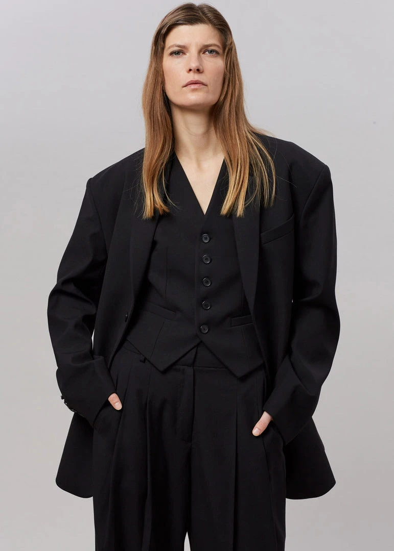 The Frankie Shop CLOTHING Gelso Waistcoat - Black 6 The Frankie Shop CLOTHING Gelso Waistcoat - Black