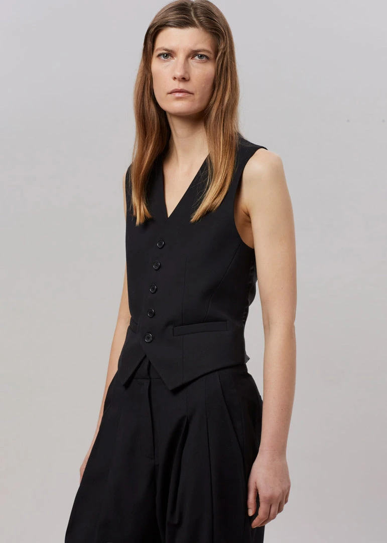 The Frankie Shop CLOTHING Gelso Waistcoat - Black 1 The Frankie Shop CLOTHING Gelso Waistcoat - Black