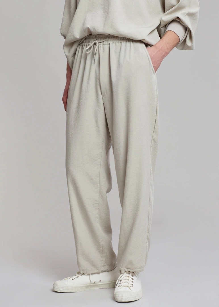 The Frankie Shop Geoff String Jogger - Oyster Men 4 The Frankie Shop Geoff String Jogger - Oyster Men