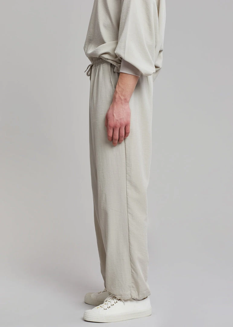 The Frankie Shop Geoff String Jogger - Oyster Men 7 The Frankie Shop Geoff String Jogger - Oyster Men