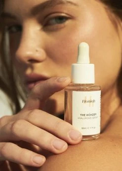 Honieh The Wonder Hyaluronic Serum LIFESTYLE