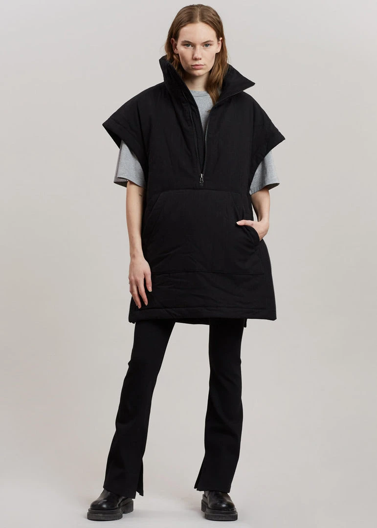 The Frankie Shop Isaak Puffer Vest - Black 1 The Frankie Shop Isaak Puffer Vest - Black