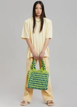 Auver_Fit Kusa Slit Tee - Pale Yellow