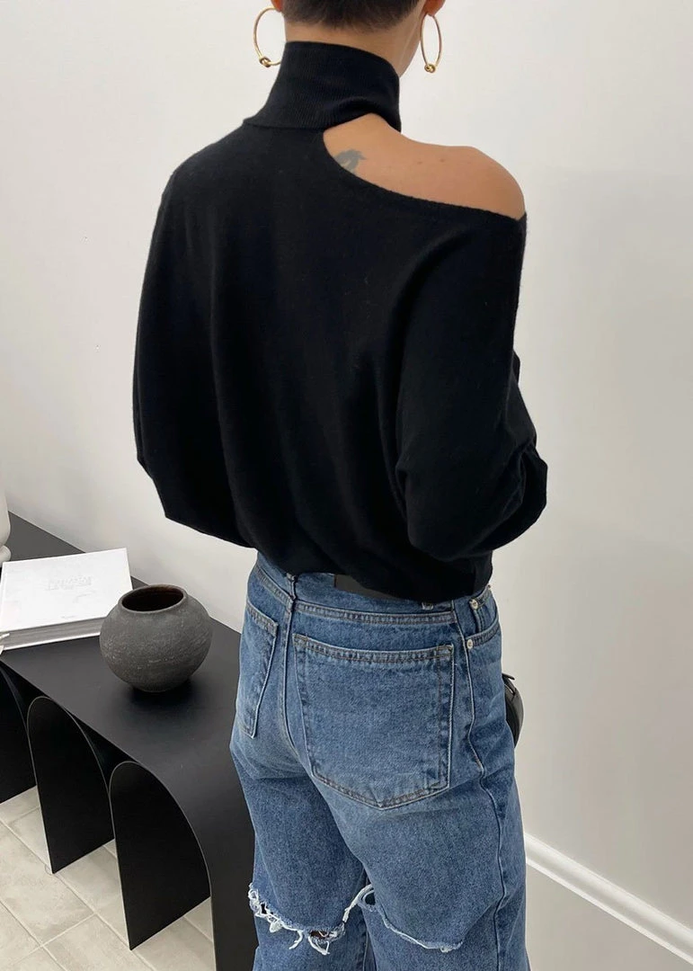Auver_Fit Lana Cut-Out Turtleneck - Black CLOTHING 7 Auver_Fit Lana Cut-Out Turtleneck - Black CLOTHING