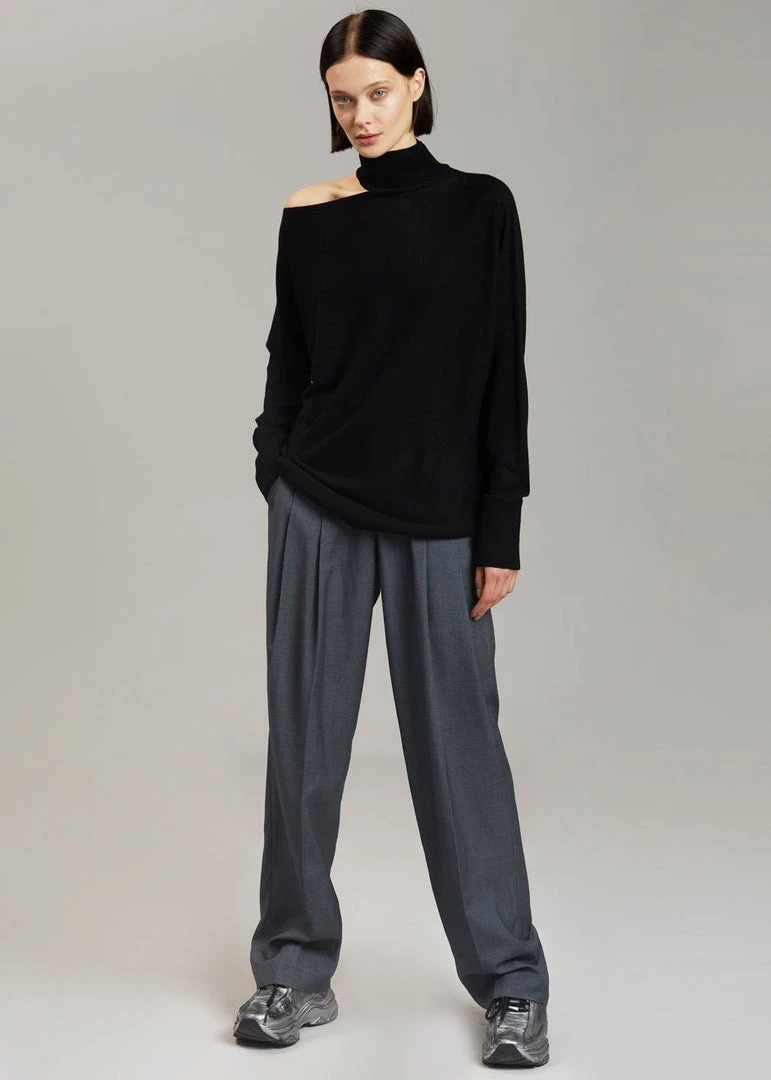 Auver_Fit Lana Cut-Out Turtleneck - Black CLOTHING 3 Auver_Fit Lana Cut-Out Turtleneck - Black CLOTHING