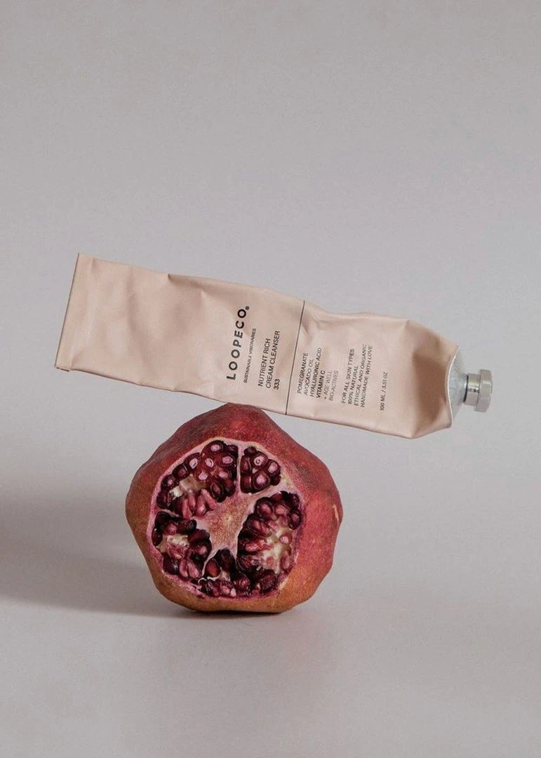 Loopeco Nutrient Rich Cream Cleanser LIFESTYLE 3 Loopeco Nutrient Rich Cream Cleanser LIFESTYLE