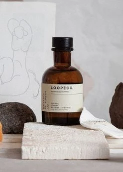 Loopeco Radiance Face Wash LIFESTYLE