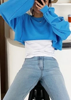 August CLOTHING Luz Cropped Sweatshirt - Blue