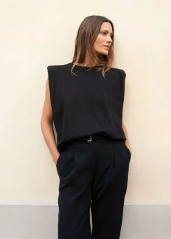 The Frankie Shop CLOTHING Eva Padded Shoulder Muscle T-Shirt - Black 15 The Frankie Shop CLOTHING Eva Padded Shoulder Muscle T-Shirt - Black