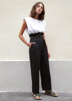 The Frankie Shop Eva Padded Shoulder Muscle T-Shirt - White CLOTHING 14 The Frankie Shop Eva Padded Shoulder Muscle T-Shirt - White CLOTHING