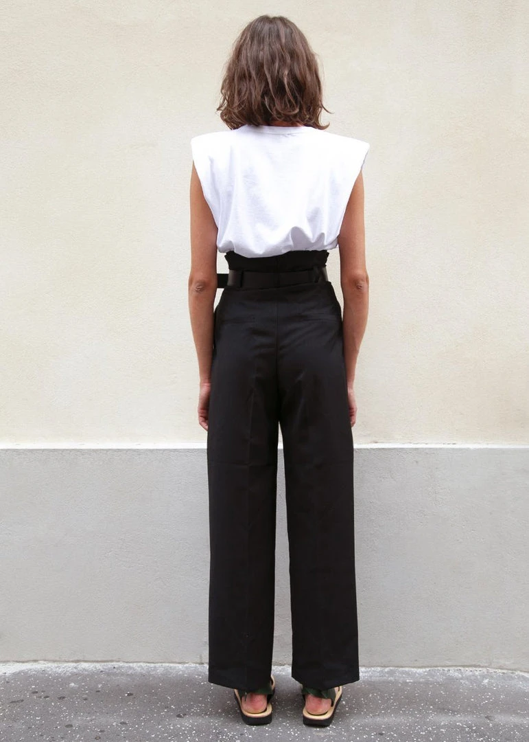 The Frankie Shop Eva Padded Shoulder Muscle T-Shirt - White CLOTHING 8 The Frankie Shop Eva Padded Shoulder Muscle T-Shirt - White CLOTHING