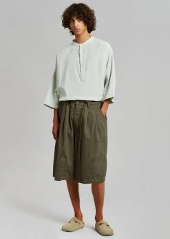 The Farmers Market Men Roman Relaxed Shorts - Olive