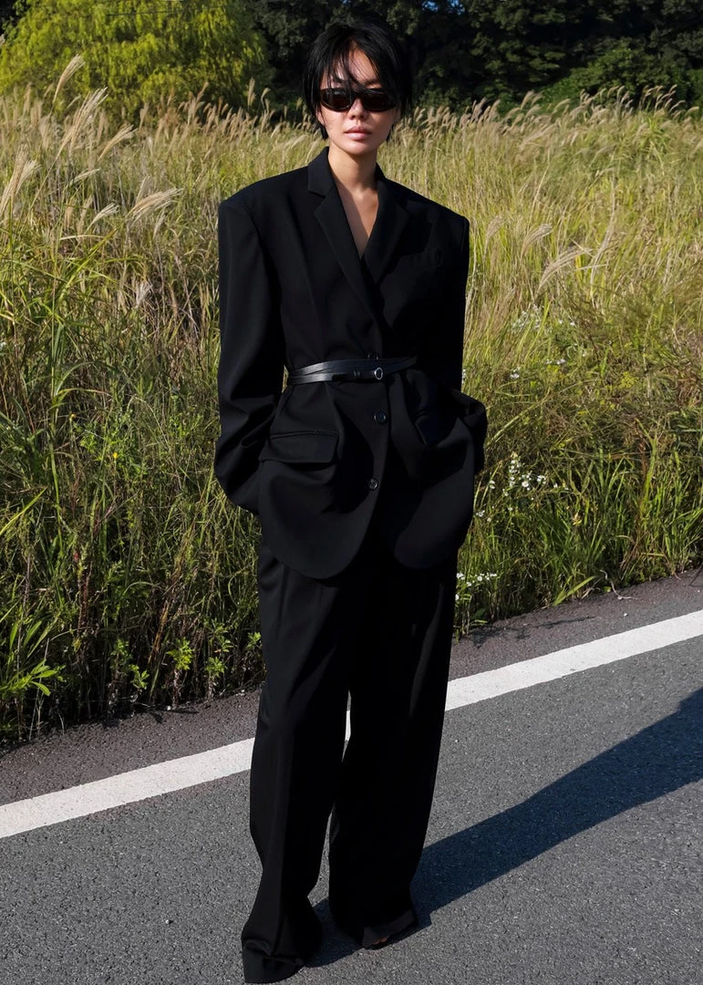 The Frankie Shop Tansy Oversized Blazer - Black 14 The Frankie Shop Tansy Oversized Blazer - Black