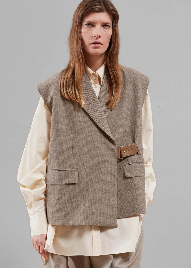 The Frankie Shop CLOTHING Tapiro Belted Vest - Beige Melange 5 The Frankie Shop CLOTHING Tapiro Belted Vest - Beige Melange