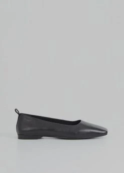 SHOES Vagabond Delia Flats - Black